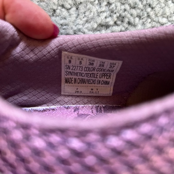 Ladies Skechers - Picture 4 of 4